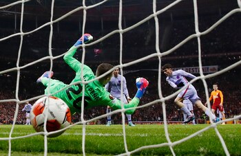 Soccer Football - Europa League - Round of 16 Second Leg - Galatasaray v FC Barcelona - Turk Telekom Stadium, Istanbul, Turkey - March 17, 2022 FC Barcelona's Pedri scores their first goal past Galatasaray's Inaki Pena REUTERS/Murad Sezer