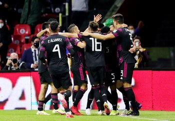 Soccer Football - World Cup - CONCACAF Qualifiers - Mexico v Canada - Estadio Azteca, Mexico City, Mexico - October 7, 2021 Mexico's Jorge Sanchez celebrates scoring their first goal with teammates REUTERS/Henry Romero