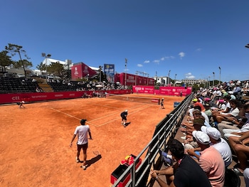 Gonzalo Bueno logró una remontada de antología ante Tiago Pereira en la primera ronda del ATP 250 de Estoril.