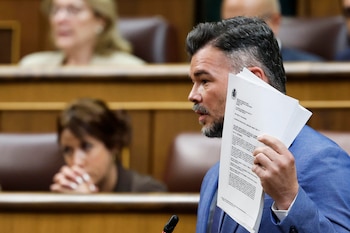 El portavoz parlamentario de ERC, Gabriel Rufián, en el pleno del Congreso. (EFE/Chema Moya)