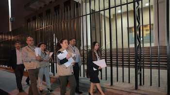 Denuncian irregularidades y alzas injustificadas