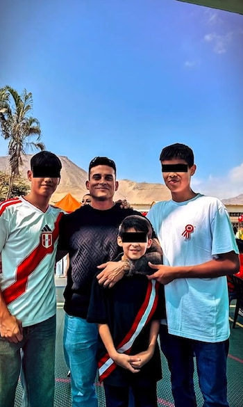 Christian Domínguez y sus hijos varones. IG