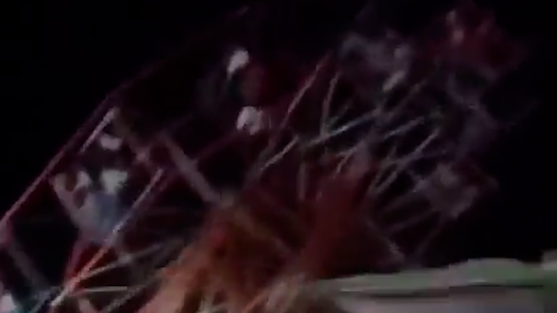 Al menos 30 heridos tras el colapso de una rueda de la fortuna en una feria en la India (Captura)