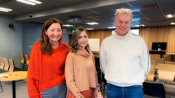 Junto a dos ganadores del