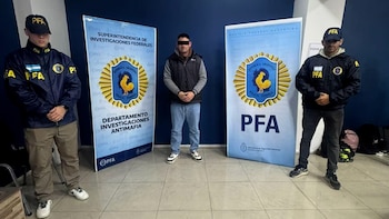 “Es un montón de plata”: las escuchas al policía que se tentó por el dinero del tráfico de armas y terminó preso