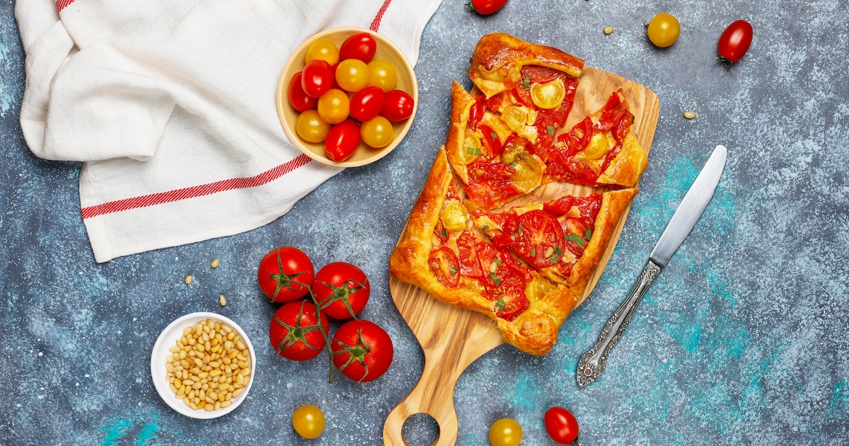 Receta de tarta salada con tomates cherry y burrata: una cena fácil ...