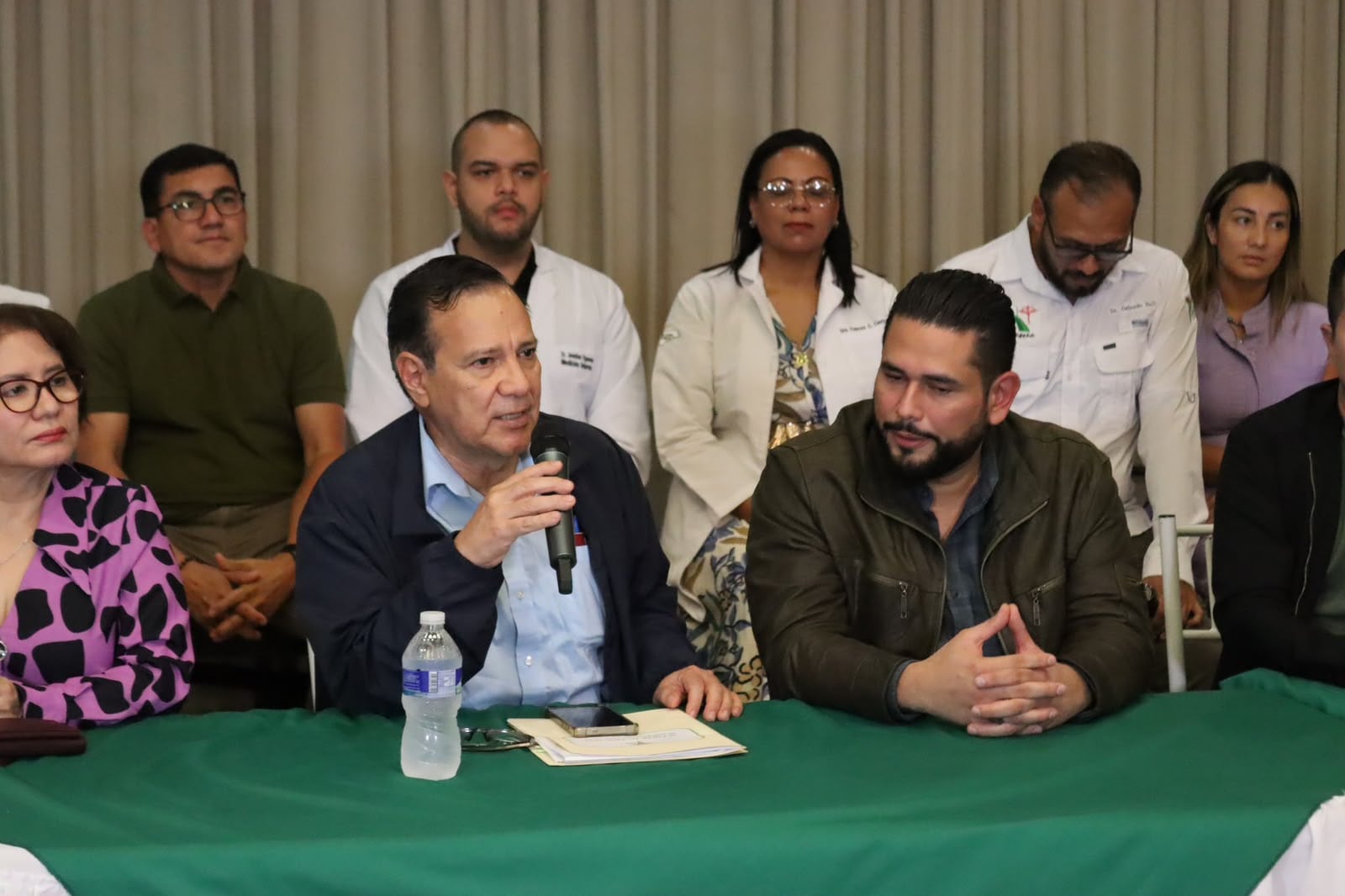 José Miguel Castillo, viceministro de Salud, pidió al Colegio Médico de Honduras suspender temporalmente las asambleas informativas mientras se revisan los pagos pendientes. (Foto: Cortesía)