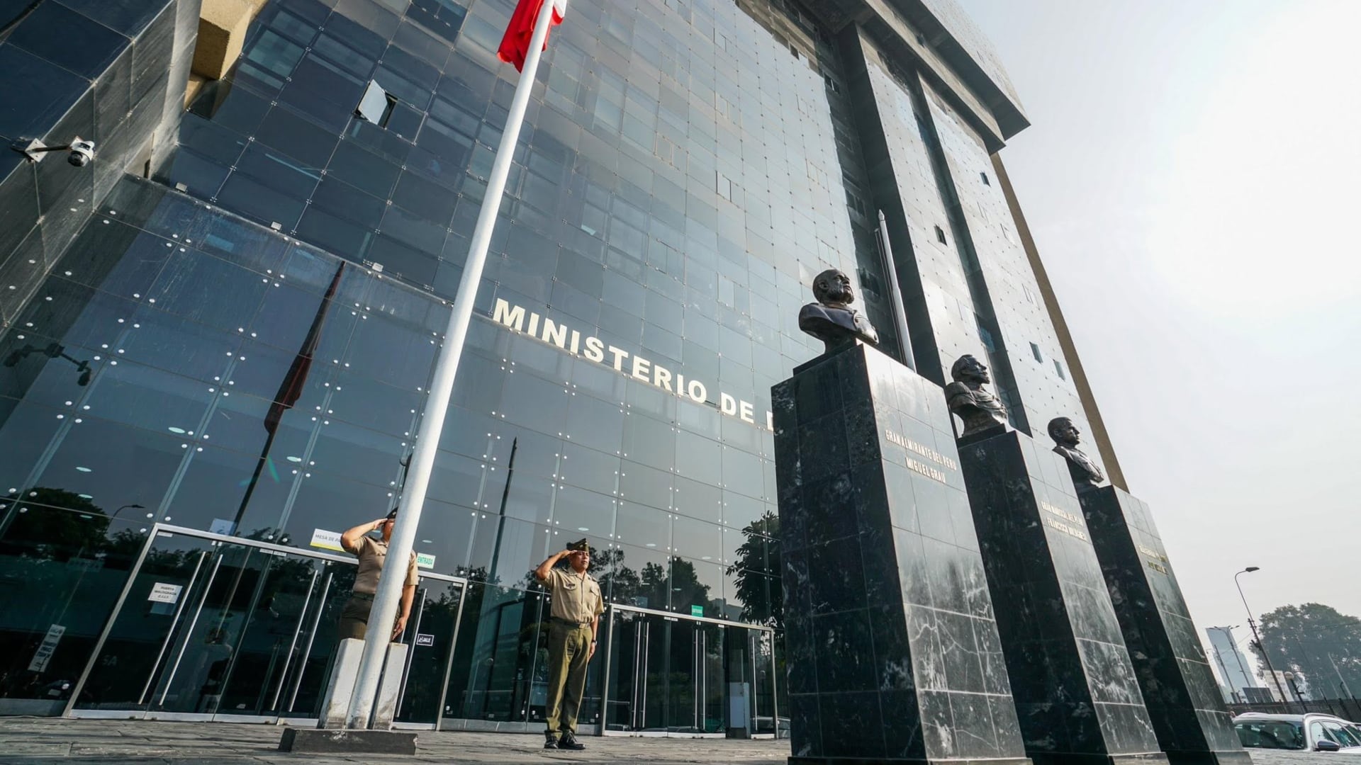 MEF transfiere S/ 38,4 millones al Ministerio de Defensa para cubrir pago de impuestos