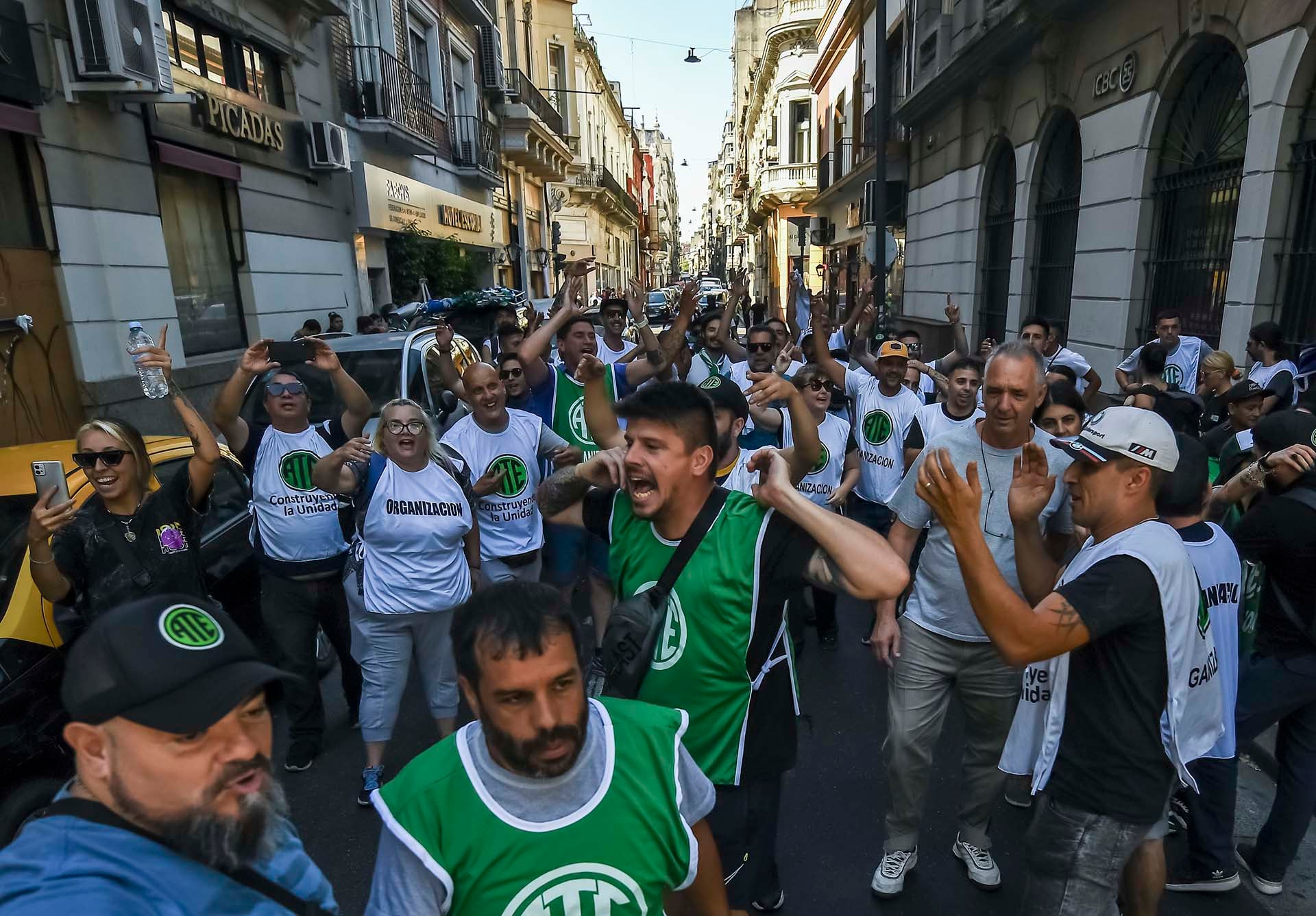 Afiliados de ATE, durante la primera huelga contra el gobierno de Milei, en enero de 2024 (Photo by Marcelo Endelli/Getty Images)