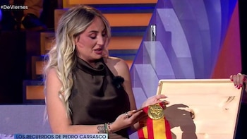 El homenaje incluyó la entrega de objetos significativos que evocaron la memoria de Pedro Carrasco en ‘¡De Viernes!’