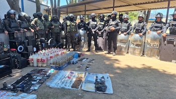 Las autoridades incautan licor, droga y durante operativo en cárcel de Cantel de Guatemala