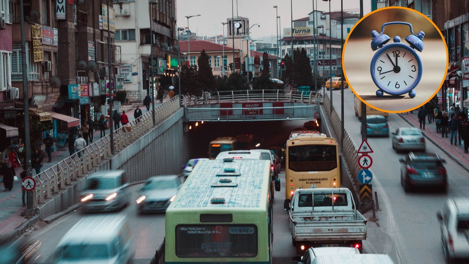 El análisis se basa en datos de desplazamientos personales y laborales en 43 países. (Composición fotográfica/Canva)