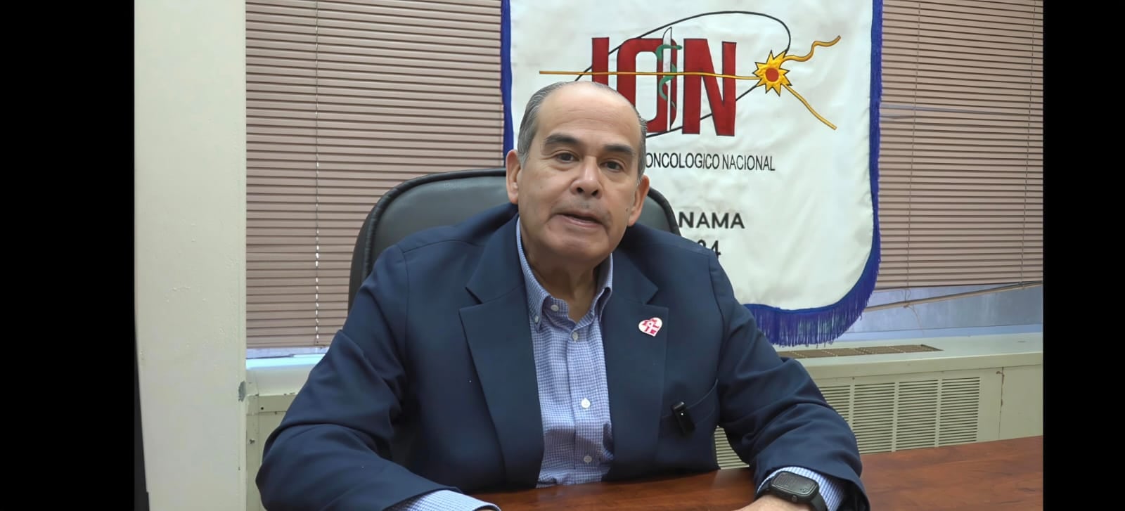 Julio Javier Santamaría Rubio, director general del Instituto Oncológico Nacional, sostiene que las mujeres deben realizarse la mamografía desde los 40 años, incluso cuando no presentan síntomas. Cortesía