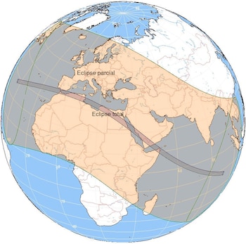 La franja de sombra que proyectará la Luna durante el eclipse solar total del 2 de agosto de 2027 (IGN)