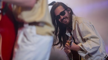 Carlos Sadness lanza la canción