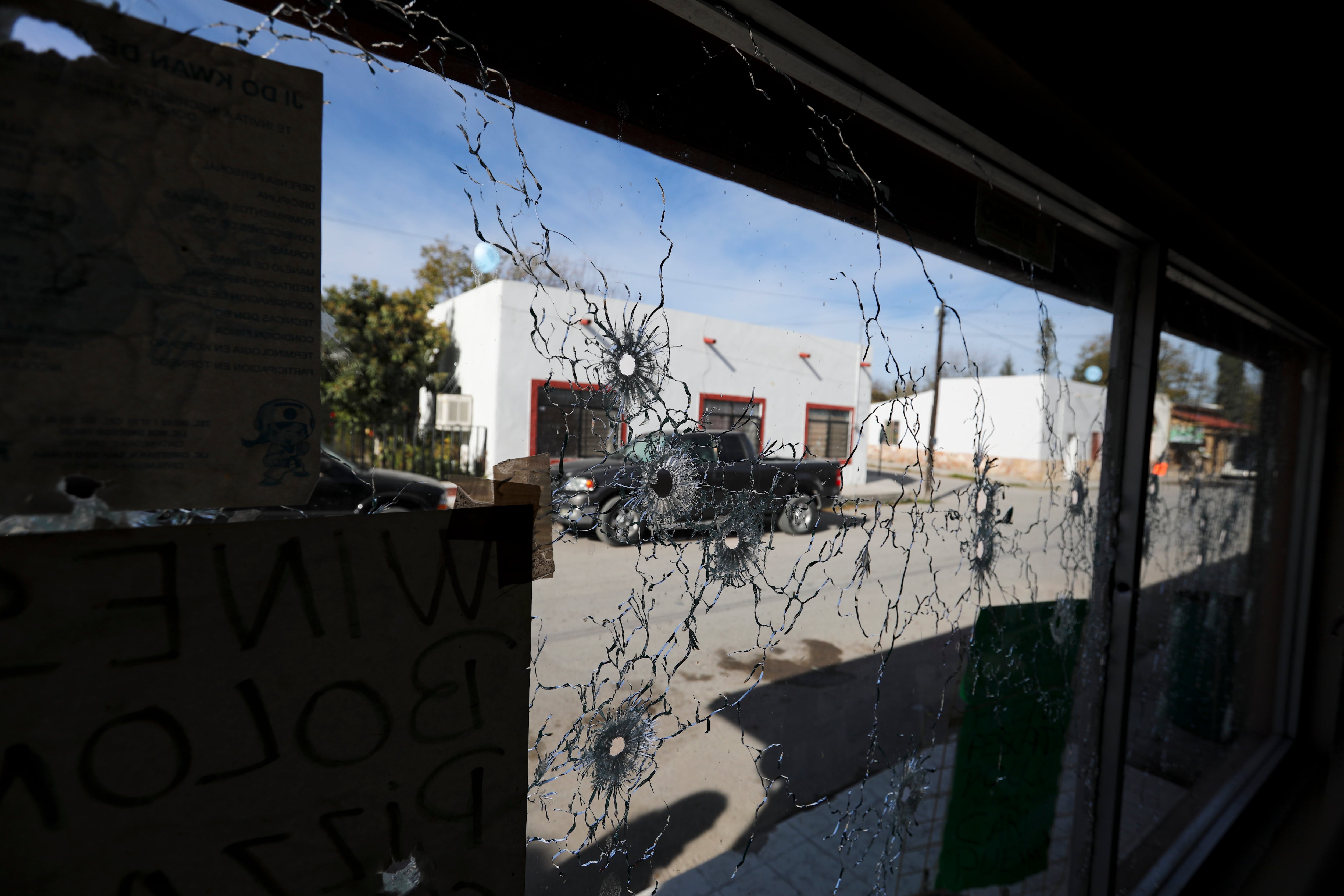 La presidenta de México, Claudia Sheinbaum, dijo que nombrar a la delincuencia organizada como grupos terroristas por parte de EU no es pretexto para una invasión al país (AP Foto/Eduardo Verdugo, Archivo)