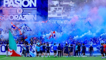 Gobierno de Querétaro prohíbe acceso a la porra de Cruz Azul en el Estadio Corregidora