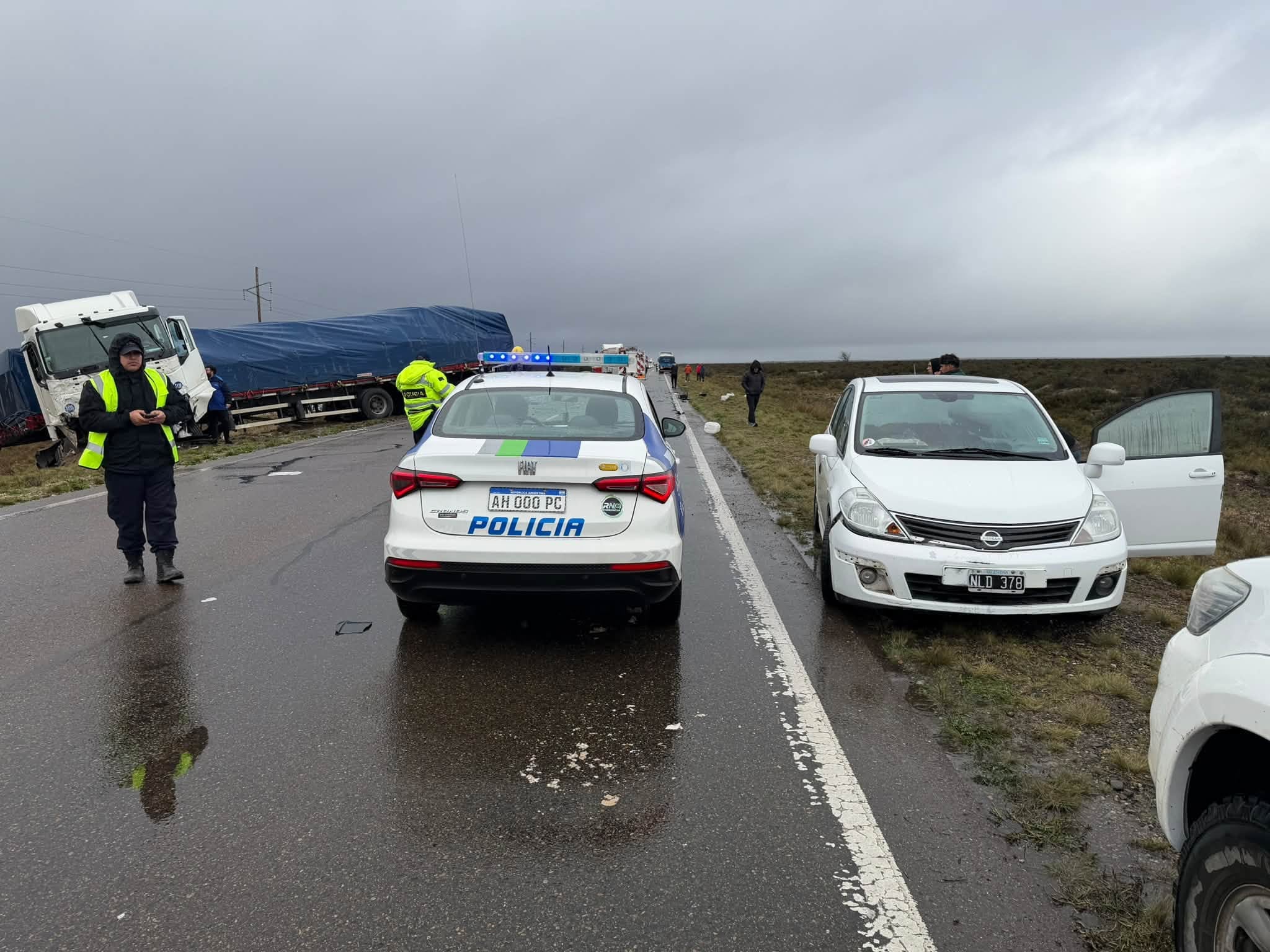 Dos personas murieron en un choque con tres vehículos sobre la Ruta Nacional 251, cerca de General Conesa, en Río Negro. (Conesa Informa Hoy)