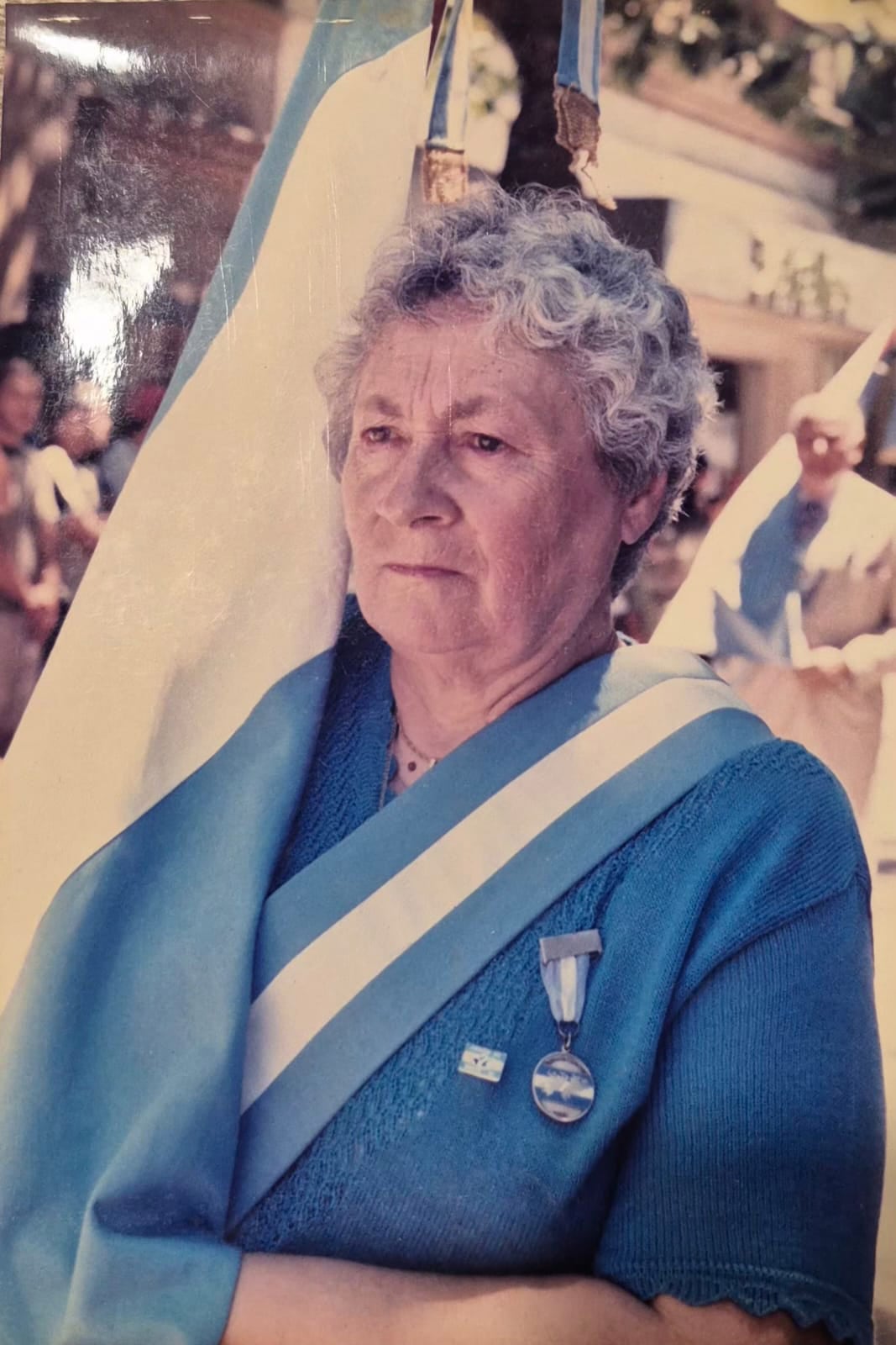 En los desfiles de veteranos, ella era la abanderada