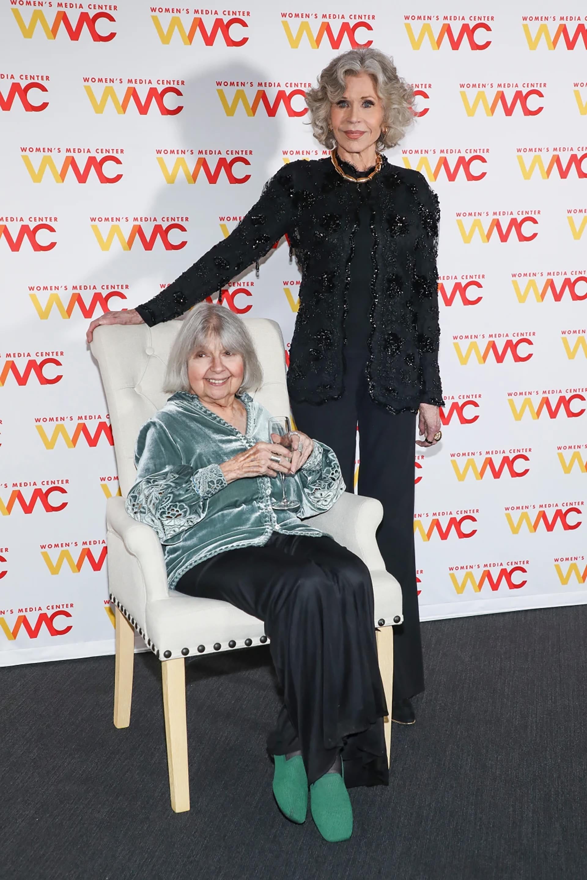 Fonda, Steinem y Morgan en la presentación del Women's Media Center, la organización que crearon para impulsar la representación femenina en los medios de comunicación (Andy Kropa/Invision/AP)