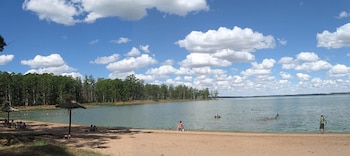 El Lago Salto Grande, en