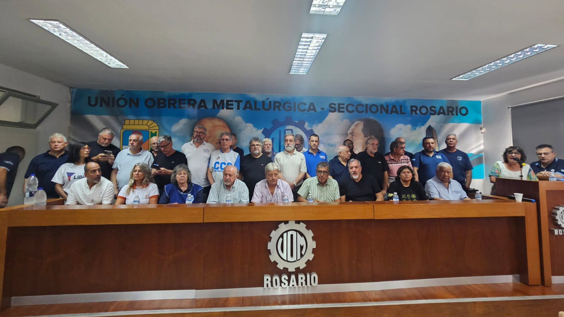 La conferencia de prensa de los sindicatos que marcharon en Rosario