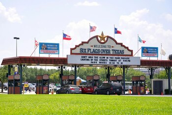 Un equipo de construcción externo causó accidentalmente el apagón que afectó varias atracciones en el parque de Arlington, Texas