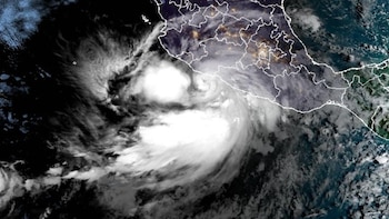 Huracán John en el Pacífico Mexicano