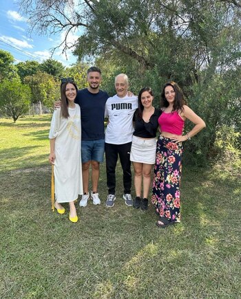 Cristina Pérez junto a su