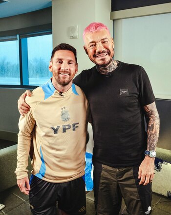 Marcelo Tinelli junto a Leo