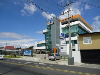 La Cámara Costarricense de la Construcción propuso cambiar el reglamento de reajuste de precios en contratos de obra pública por las licitaciones llave en mano que quedaron desiertas. (Imagen de cortesía)