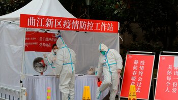 China continúa aislando a miles