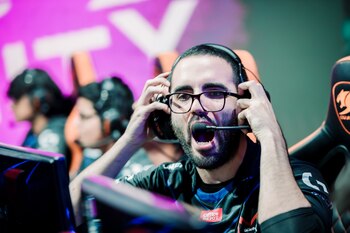 Whitelotus - ADC de Infinity.