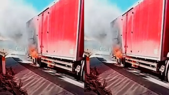 Incendio de camión que trasladaba ánforas y material electoral de la ONPE.