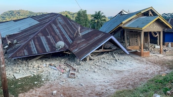 Un terremoto de magnitud 7,7 sacudió la costa de Indonesia: hay alerta de tsunami
