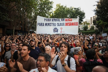 Activistas antidesahucios convocan concentración frente al ático de Chamberí tras el desahucio de Maricarmen