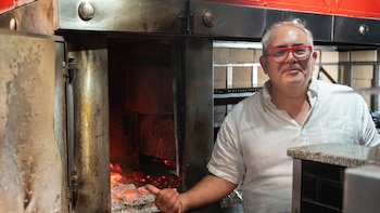 El arte del asado según Gastón Riveira: los cortes desaprovechados y el secreto de un chimichurri perfecto