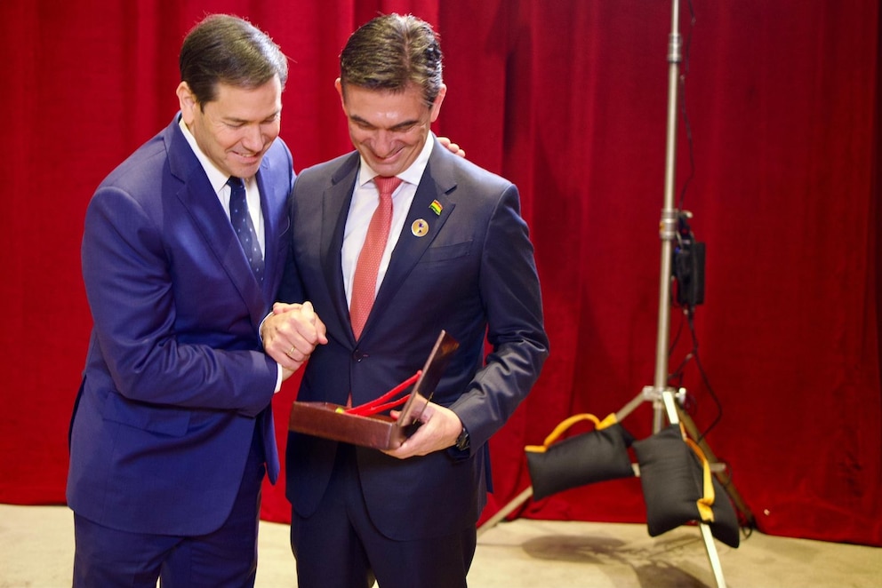 Rodrigo Paz impulsa un giro político en Bolivia: suspendió acuerdos con Irán y busca fortalecer la relación con Estados Unidos