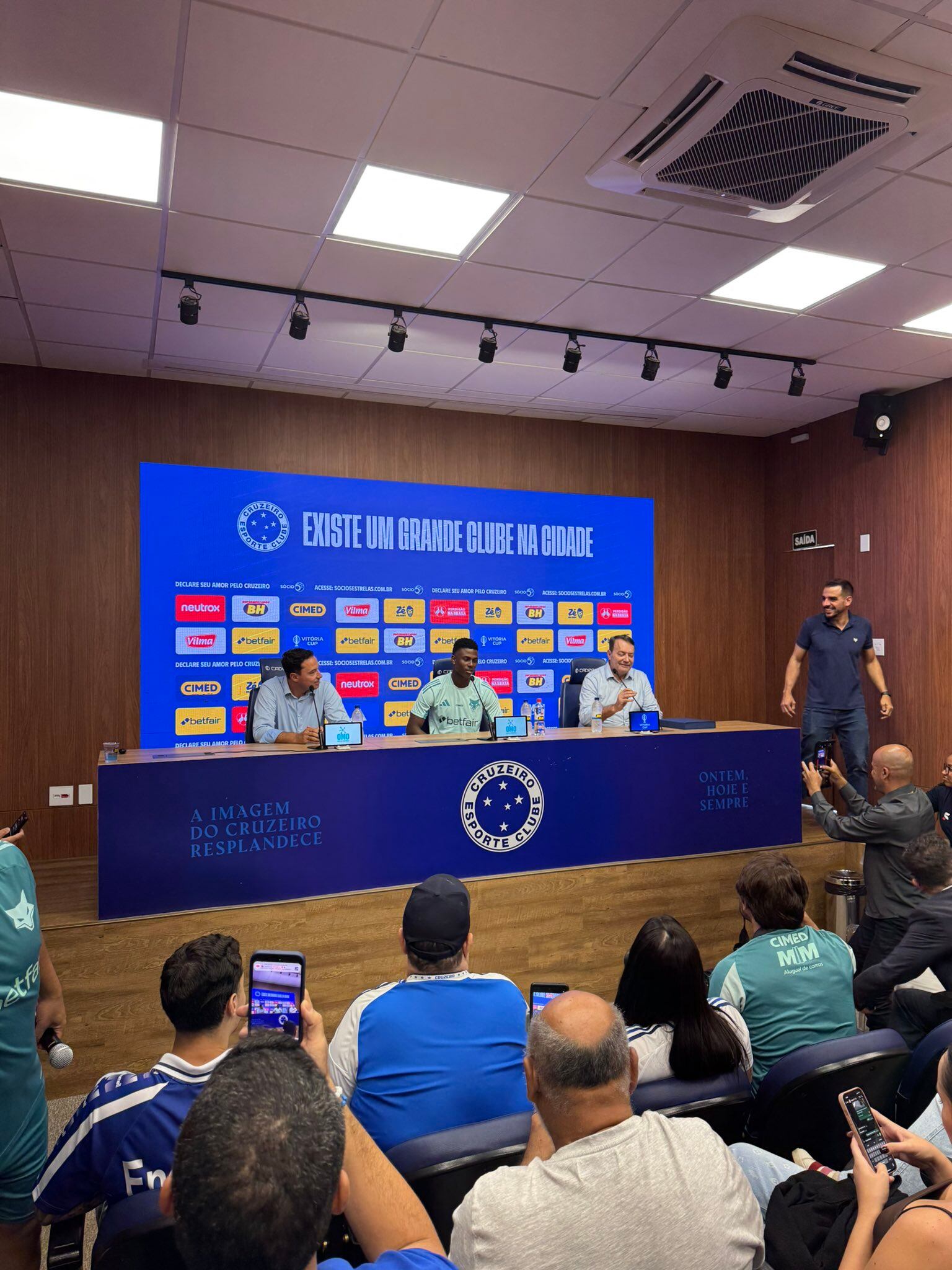 Néiser Villarreal ya tuvo las primeras prácticas con Cruzeiro - crédito Cruzeiro