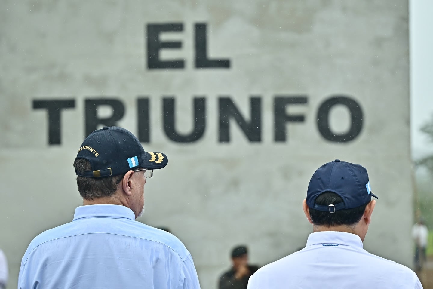 La construcción de El Triunfo comenzó el 27 de marzo de 2026, fue suspendida por un amparo por riesgos de inundación y se reactivó en julio tras un fallo de la Corte de Constitucionalidad. (Gobierno de Guatemala)