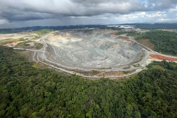 héctareas ubicas dentro del corredor mesoaberianco
La mina Cobre Panamá se encuentra sobre una concesión de alrededor de 13,000 hectáreas, ubicada dentro del segmento atlántico panameño del Corredor Biológico Mesoamericano, una zona de especial importancia para la conectividad ecológica y la biodiversidad del país. (AP Foto/Abraham Terán, Archivo)