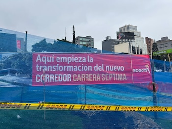 El contrato IDU-1739-2023 acumula más de 12 meses de retraso en preconstrucción y pospone el inicio de obras hasta noviembre de 2025 - crédito @KatheGaravitoC/X