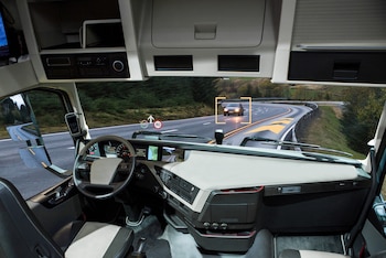 "La inteligencia artificial puede interactuar con el chofer, ver en el GPS si hay un desvío o una demora y avisarle con anticipación al jefe de planta", destaca Gonzalo (Imagen: Shutterstock)