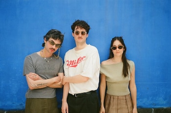 El reconocimiento de su LP 'Strange Disciple' llevó a Nation of Language a firmar con Sub Pop, sello que publicó su más reciente álbum, 'Dance Called Memory', el 19 de septiembre de 2025 - crédito @NationofLanguage/Instagram