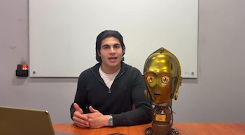 Cabeza de C3-PO con IA