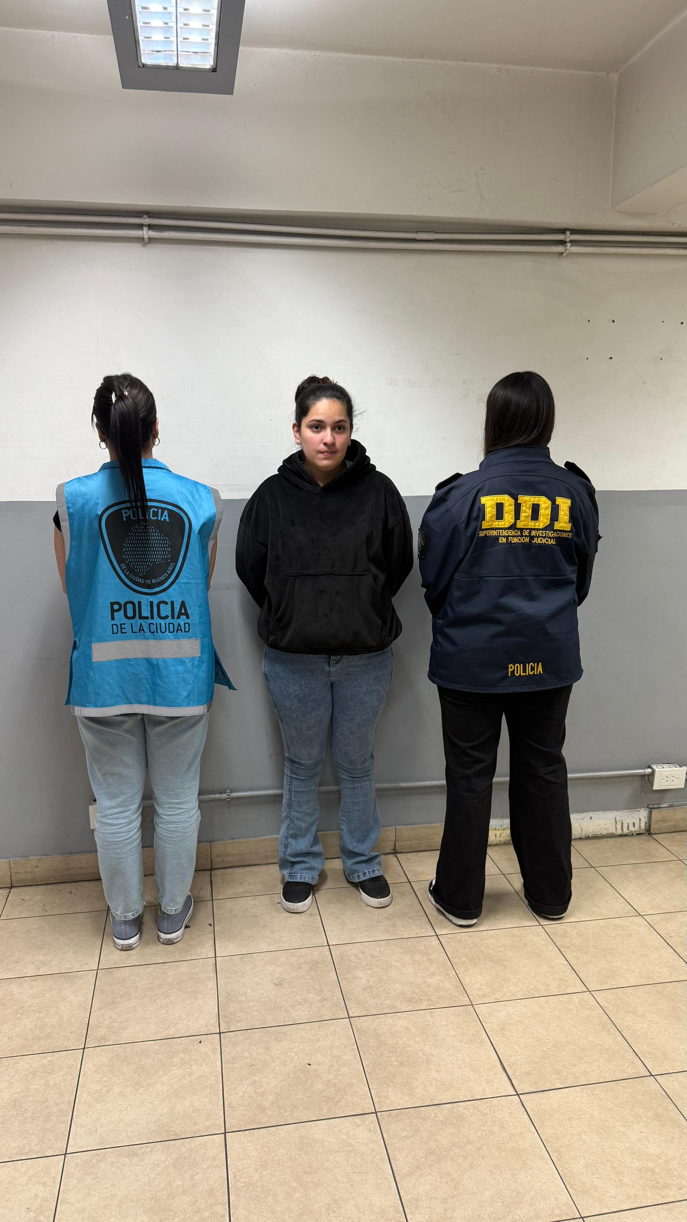 A Florencia la detuvieron en la puerta de un canal de Palermo