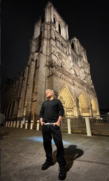 La Catedral de Notre Dame, reabierta tras su restauración, cerró el recorrido nocturno