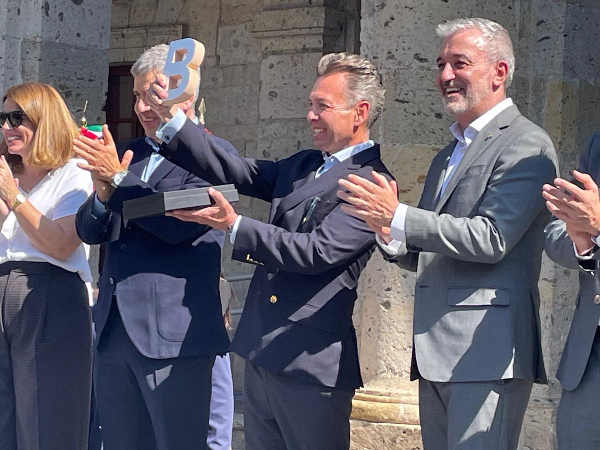 Collboni asegura que se mostrará una Barcelona «muy diversa» en la FIL de Guadalajara (México)