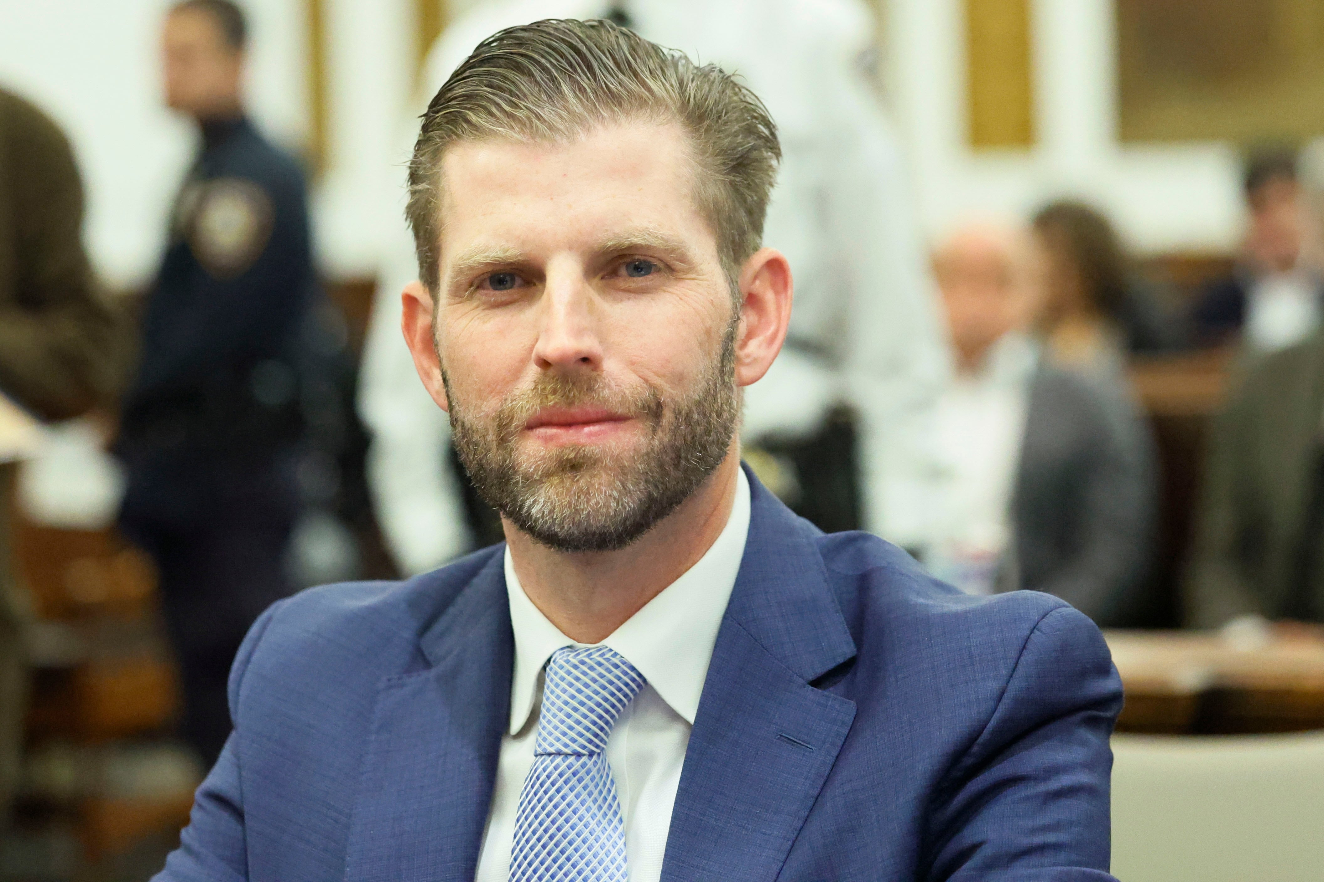 Eric Trump, el hijo del presidente de Estados Unidos, Donald Trump, entra al negocio de la robótica militar y apoya una firma que investiga humanoides armados - EFE/EPA/MICHAEL SANTIAGO / POOL