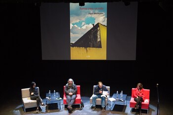 El actor se presentó junto